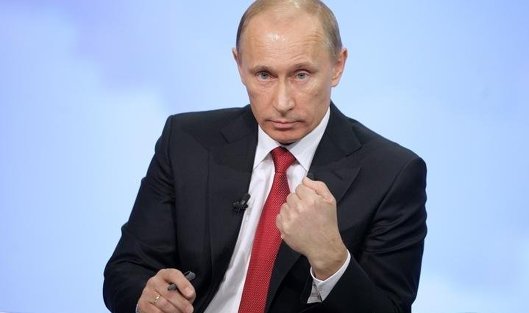 Путин отправил в отставку Сердюкова, назначив главой Минобороны Шойгу