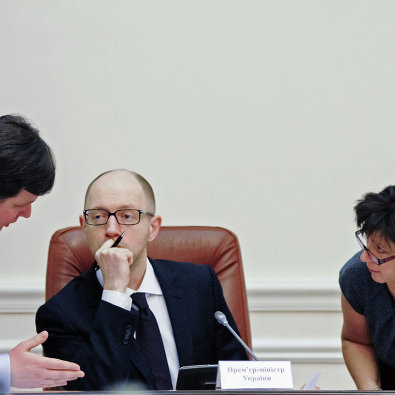 Премьер-министр Украины Арсений Яценюк и министр финансов Украины Наталья Яресько