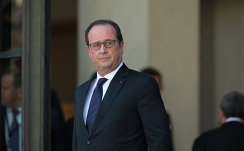 *Президент Франции Франсуа Олланд