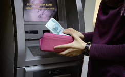 Снятие денег с банковской карты