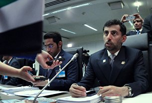 Министр энергетики ОАЭ Сухейль Мухаммед аль-Мазруи перед началом 173-го заседания ОПЕК. 30 ноября 2017