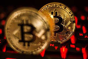 " Монета с логотипом криптовалюты биткоин
