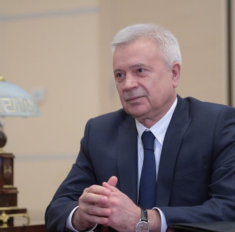 Президент ПАО "Лукойл" Вагит Алекперов во время встречи с президентом РФ Владимиром Путиным. 13 апреля 2017