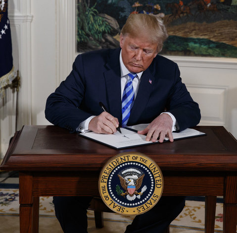 Президент США Дональд Трамп объявил о расторжении ядерной сделки с Ираном. 8 мая 2018