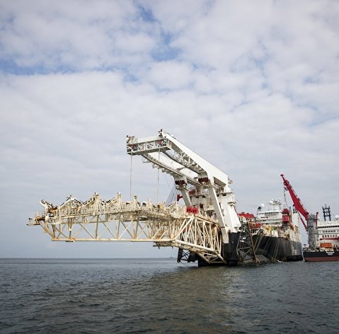 Судно Solitaire во время проведения работ по укладке труб газопровода "Северный поток-2" в Финском заливе. 5 сентября 2018 Судно Solitaire во время проведения работ по укладке труб газопровода "Северный поток-2" в Финском заливе. 5 сентября 2018