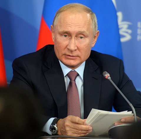 11 сентября 2018. Президент РФ Владимир Путин на пресс-конференции по итогам встречи с председателем КНР Си Цзиньпином на полях IV Восточного экономического форума на территории ДВФУ на острове Русский.