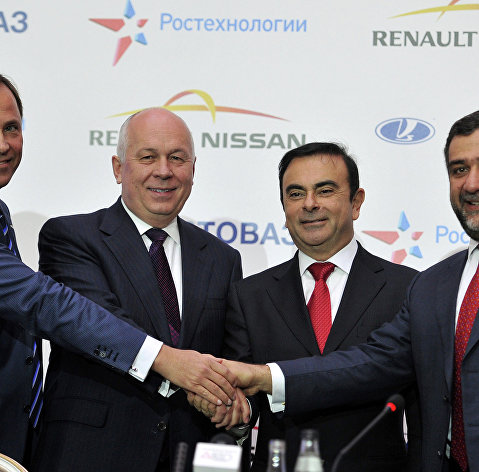 Подписание соглашения между ОАО "АвтоВАЗ" и Renault-Nissan, (Карлос Гон третий слева)