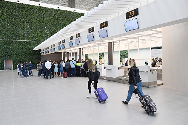 Работа нового терминала аэропорта в Симферополе