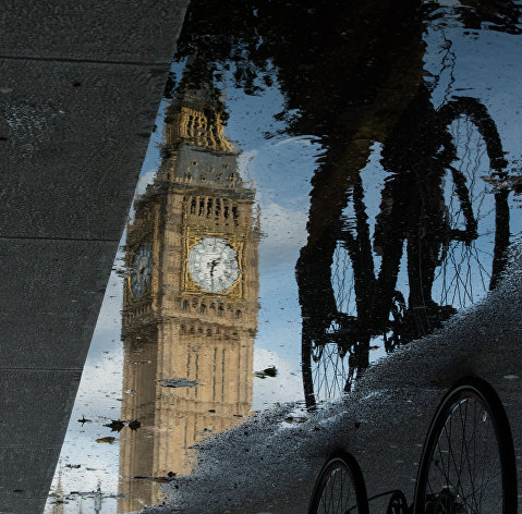 Отражение Биг Бена в Лондоне, Великобритания