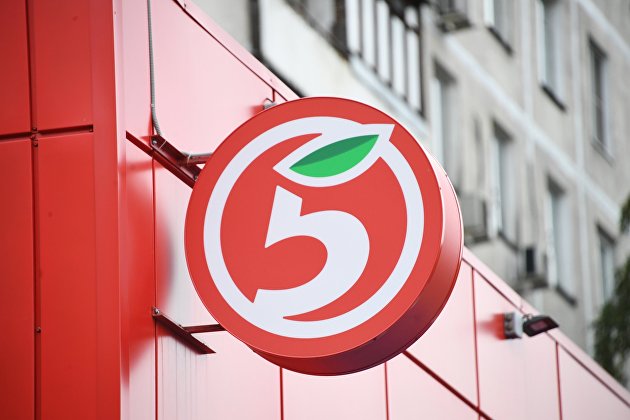 Логотип сетевого продуктового магазина "Пятерочка"