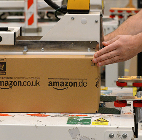 " Упаковка товаров на складе компании Amazon в Великобритании