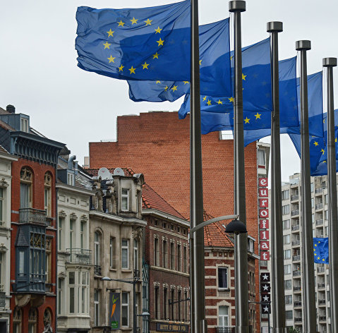 " Флаги с символикой Евросоюза у здания Еврокомиссии