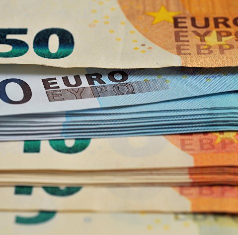 Банкноты номиналом 10 , 20 и 50 евро