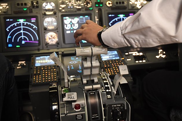 Кабина пилота Boeing Кабина пилота Boeing