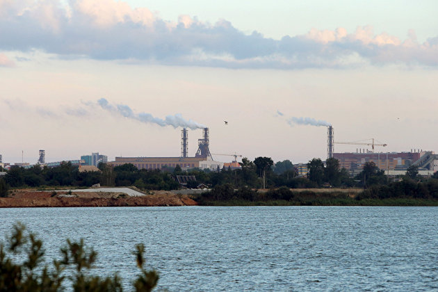 Вид на здания завода 1-го рудоуправления производителя калийных минеральных удобрений ОАО "Беларуськалий" в городе Солигорск
