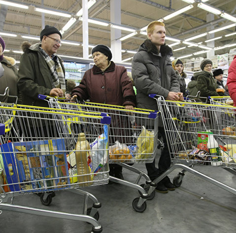 Очереди в кассы в гипермаркете "Лента"