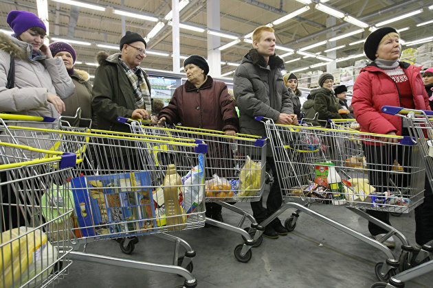 Очереди в кассы в гипермаркете "Лента"