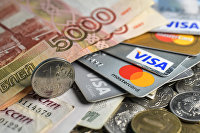 Денежные купюры, монеты и кредитные карты