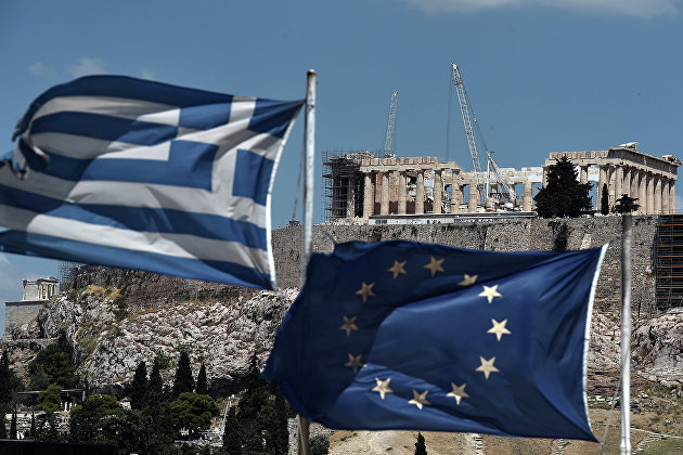 !Флаги Греции и ЕС на фоне Афинского Парфенона