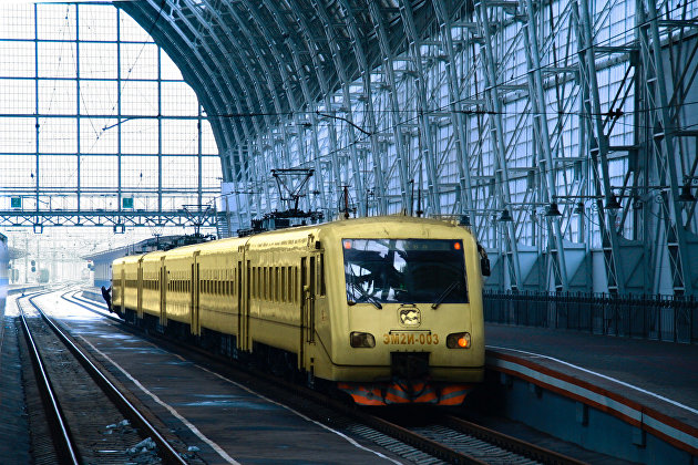 Скоростная электричка, курсирующая по маршруту Внуково - Киевский вокзал.