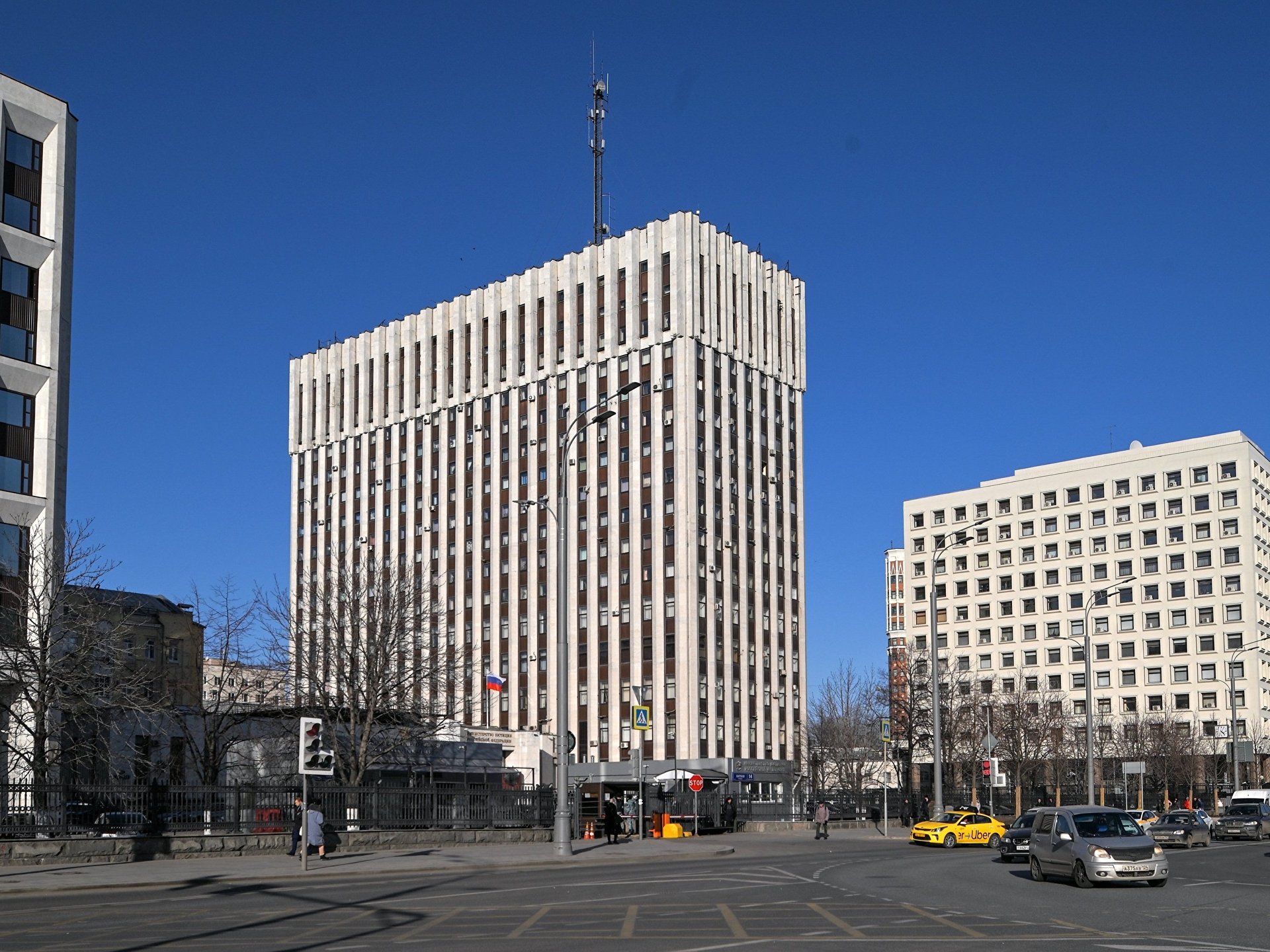 Минюст сегодня. Здание Минюста в Москве. 1984 Здание Министерства. Бухарест здание Министерства юстиции.