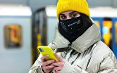 Девушка на станции Московского метрополитена