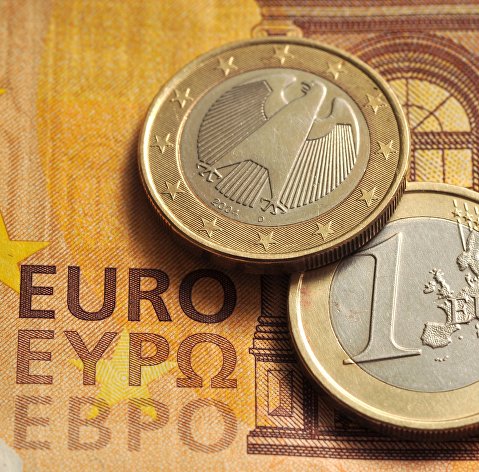 " Монеты номиналом 1 евро и банкнота номиналом 50 евро