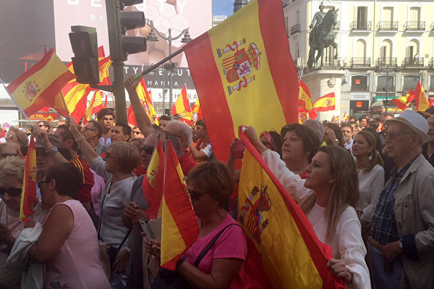  Манифестация против референдума в Каталонии в Мадриде, Испания. 1 октября 2017
