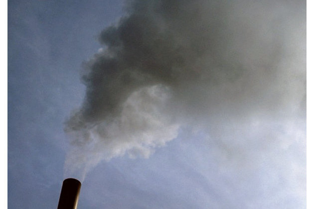 Экологическая обстановка в Москве существенно ухудшилась, предприятиям предписано на 20 проц сократить выбросы в атмосферу