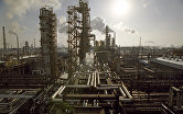 Омский нефтеперерабатывающий завод "Сибирской нефтяной компании" (ныне "Газпром нефть").