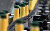 Линия розлива соуса на заводе компании "Нэфис-Биопродукт" в Казани