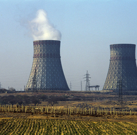 Армянская АЭС вблизи города Мецамор