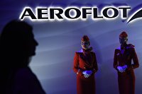 Стюардессы на презентации нового салона самолета Boeing 777 авиакомпании "Аэрофлот"
