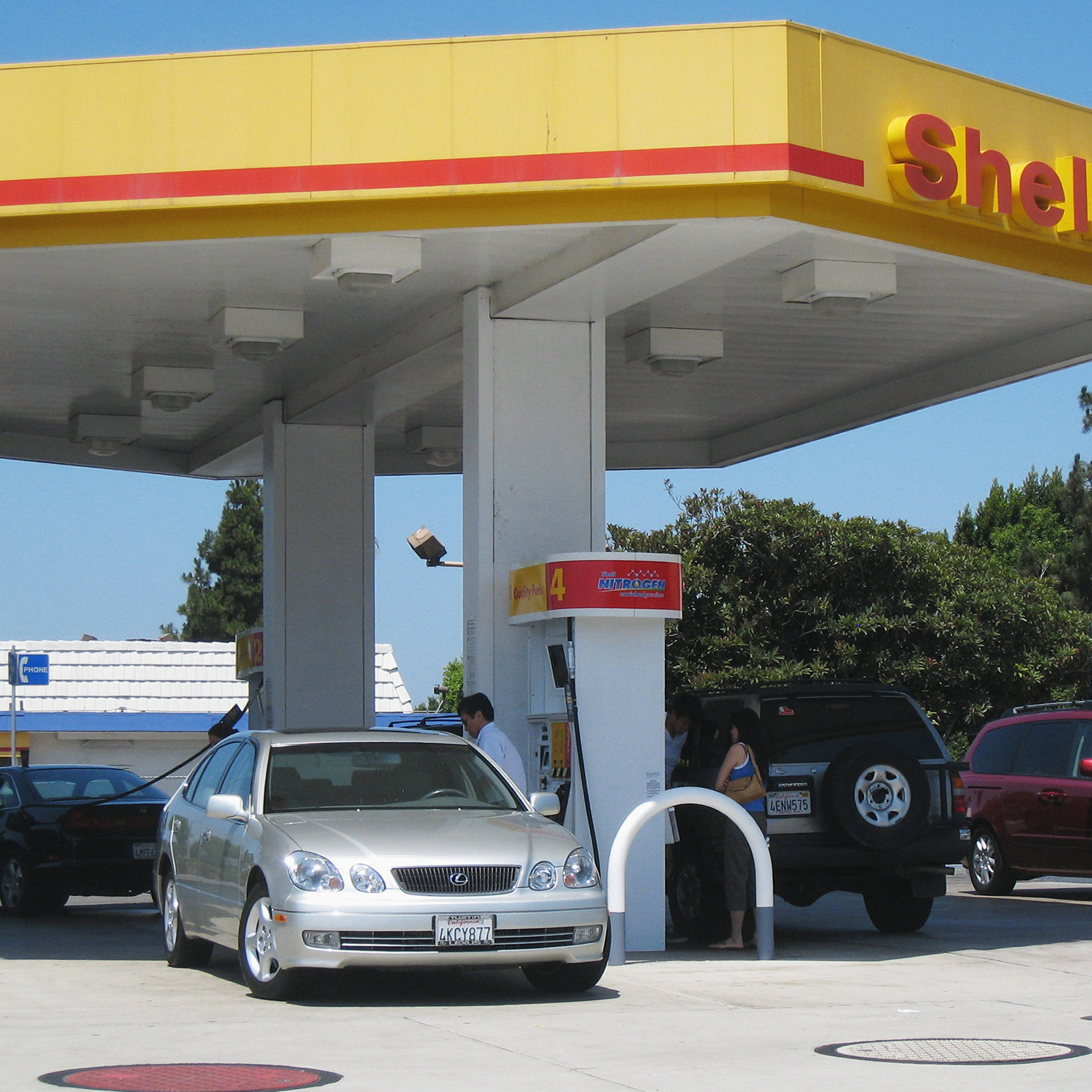 Shell бензин. Автозаправка США. АЗС США. Российские заправки в США. Заправка в США.