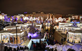Фестиваль "Путешествие в Рождество" на площади Революции в Москве