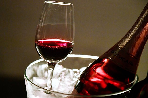 Рестораны Москвы взяли курс на замену импортных вин отечественными