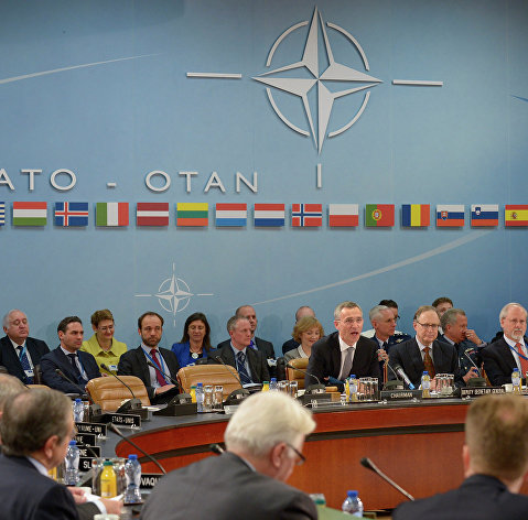 *Министры иностранных дел стран НАТО собираются на сессию, чтобы официально пригласить Черногорию стать членом альянса. Брюссель