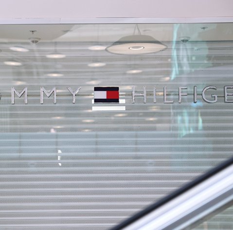 Закрытый магазин одежды Tommy Hilfiger Закрытый магазин одежды Tommy Hilfiger