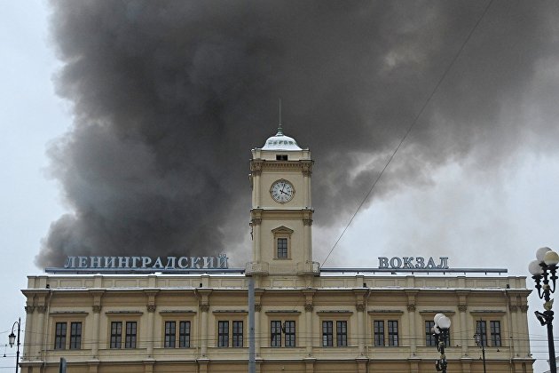 Пожар в районе Комсомольской площади в Москве