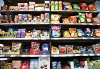Продукция на полках киоска "Магнит"