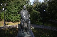 Памятник Сергею Рахманинову на Страстном бульваре в Москве