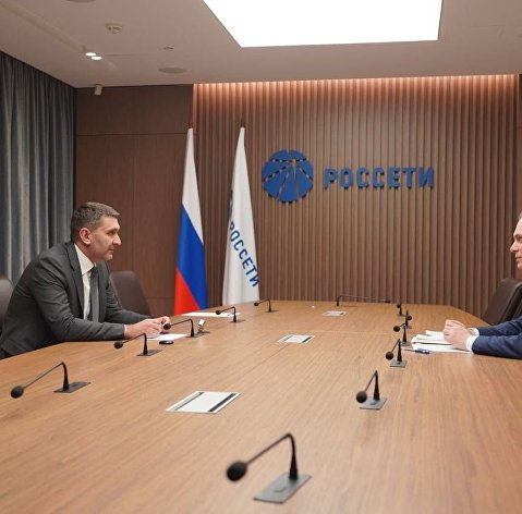 Гендиректор "Россетей" Андрей Рюмин на рабочей встрече с главой республики Артемом Здуновым
