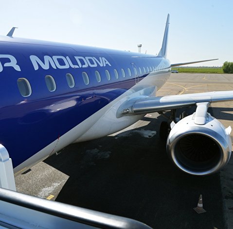 Самолет Embraer 190 компании Air Moldova