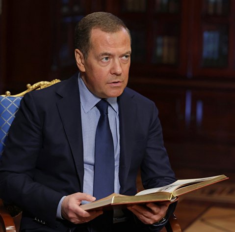 Зампред Совбеза РФ Д. Медведев принял участие в проекте "Классика и мы" Зампред Совбеза РФ Д. Медведев принял участие в проекте "Классика и мы"