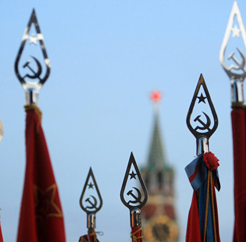 Знамена участников парада на Красной площади