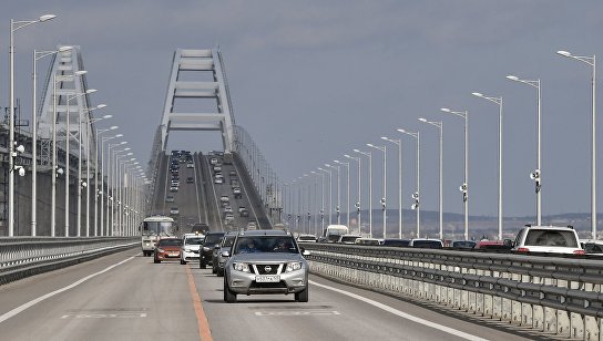 Крымский мост полностью открыли для автомобильного движения