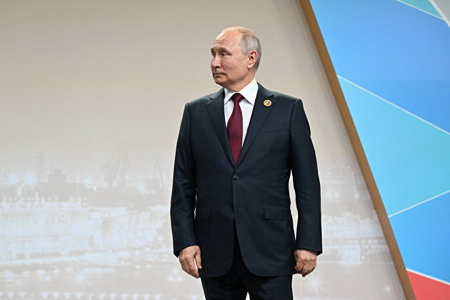 Президент РФ В. Путин провел церемонию официальной встречи глав делегаций - участников II Cаммита "Россия - Африка"