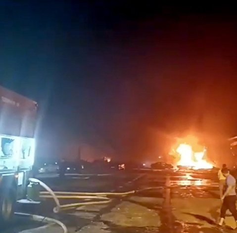 Последствия взрыва автосервиса в Махачкале