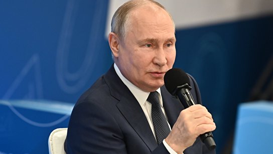 Президент РФ В. Путин посетил мастерскую управления "Сенеж"
