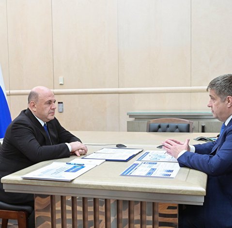 Премьер-министр РФ М. Мишустин встретился с главой Росавтодора Р. Новиковым
